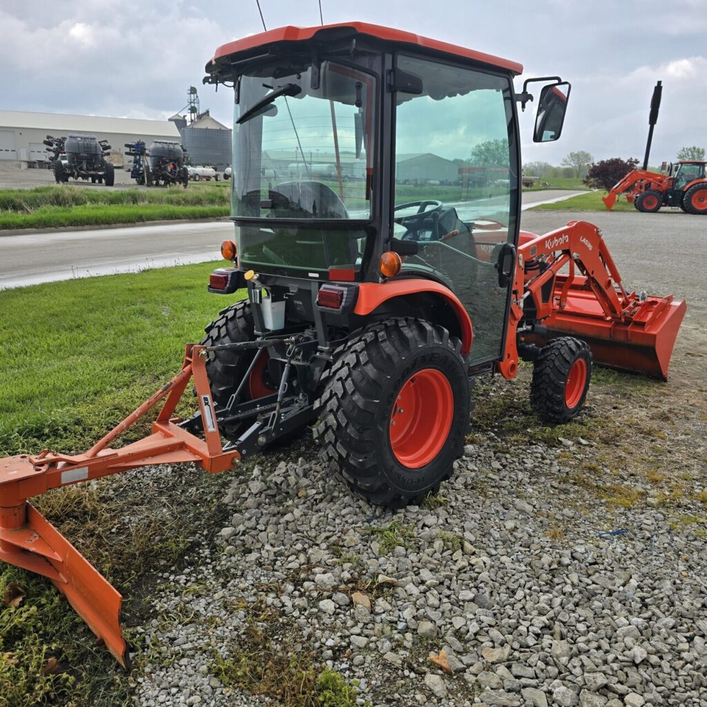 Snow Compating 2021 Kubota LX3310 + Snow Blower + Blade – GREG'S MACHINERY